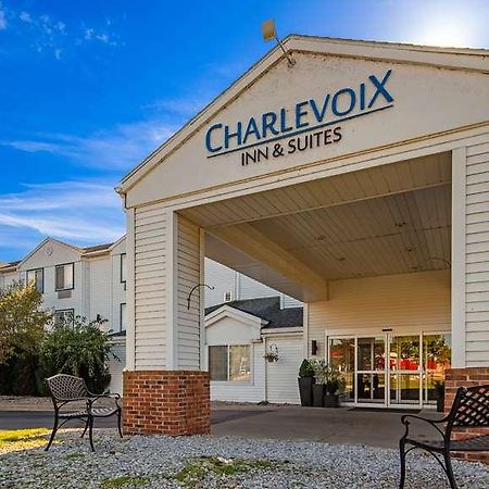Charlevoix Inn & Suites Surestay Collection By Best Western Zewnętrze zdjęcie