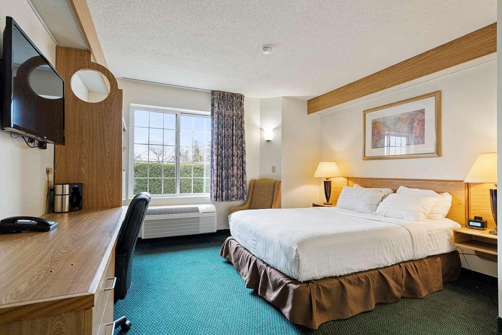 Charlevoix Inn & Suites Surestay Collection By Best Western Pokój zdjęcie