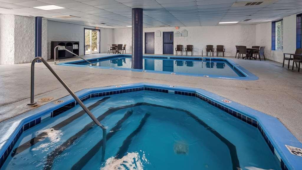 Charlevoix Inn & Suites Surestay Collection By Best Western Udogodnienia zdjęcie