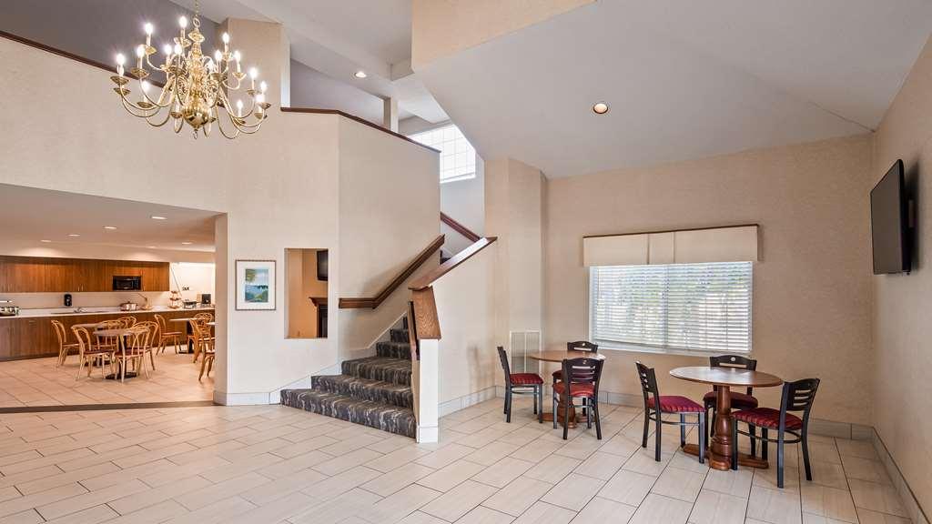 Charlevoix Inn & Suites Surestay Collection By Best Western Wnętrze zdjęcie