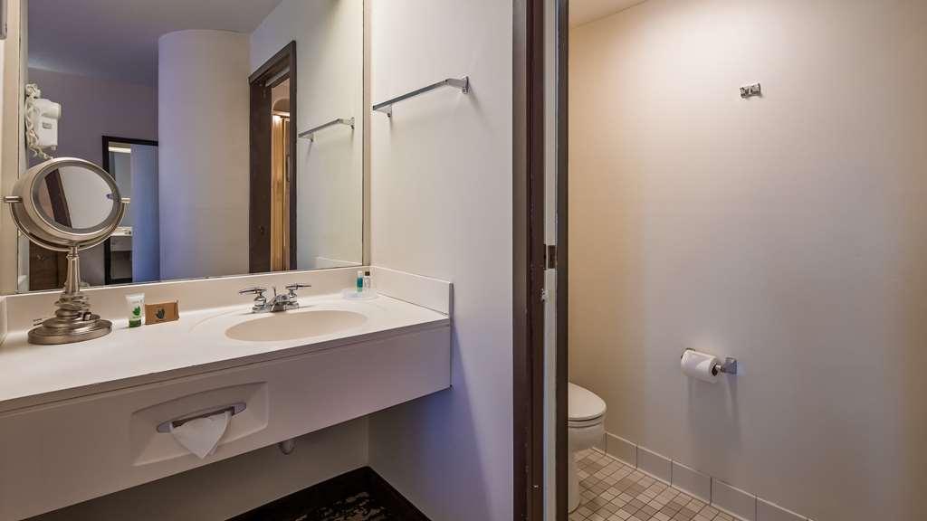 Charlevoix Inn & Suites Surestay Collection By Best Western Zewnętrze zdjęcie